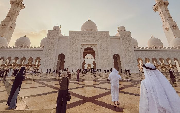 Article Image for Cultural Etiquette for Travelers in the Gulf States