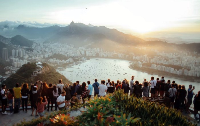 Article Image for Global Tourism Trends Influencing Local Economies